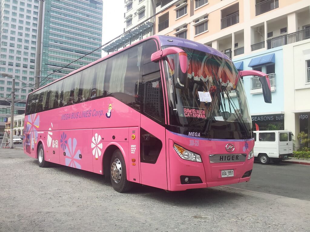 Мега общественный транспорт. Автобус мега. Scania автобус мега. Автобусы в Маниле. Супер мега автобус.