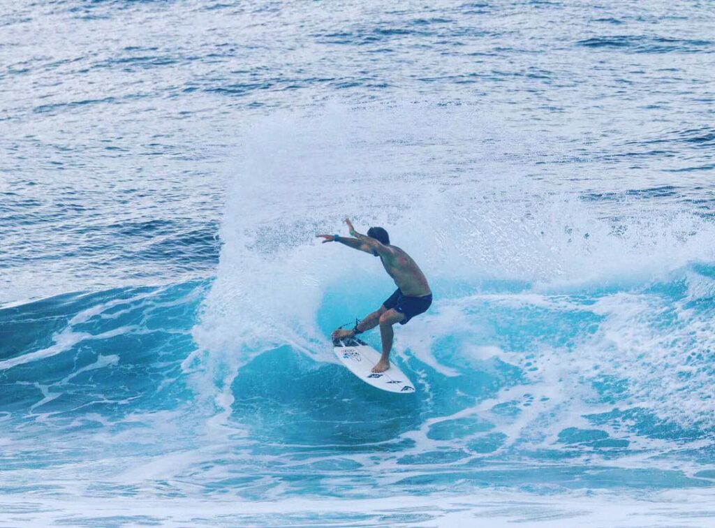 quiksilver-siargao-surfing-phbus