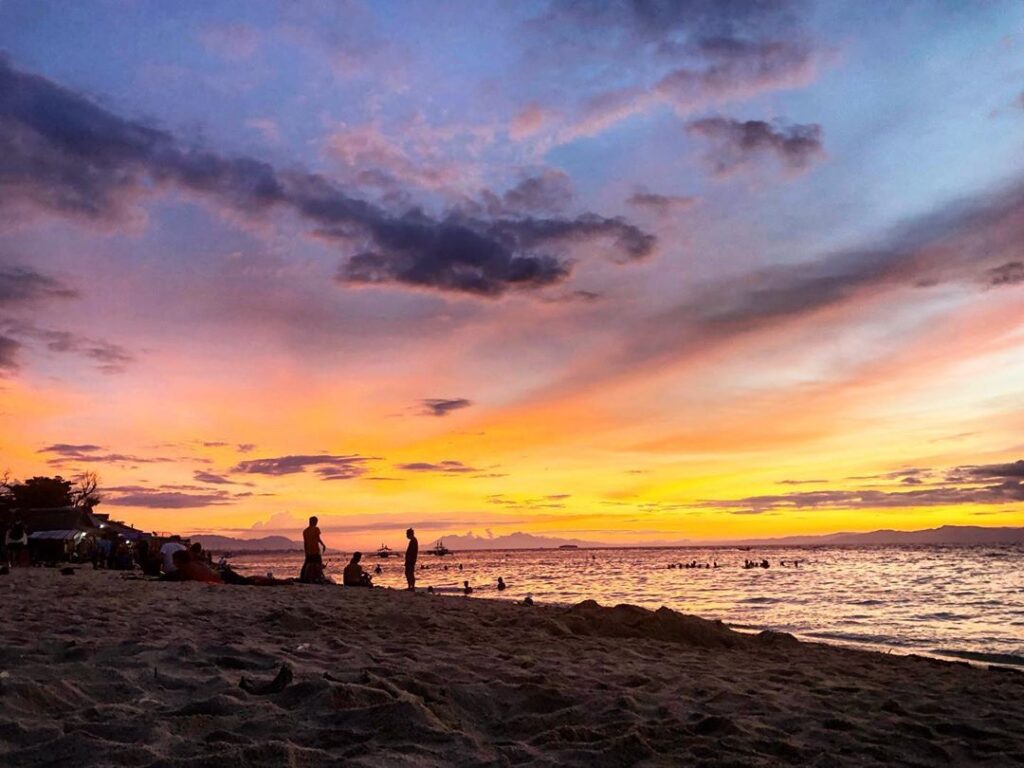 white-beach-moalboal-sunset-phbus